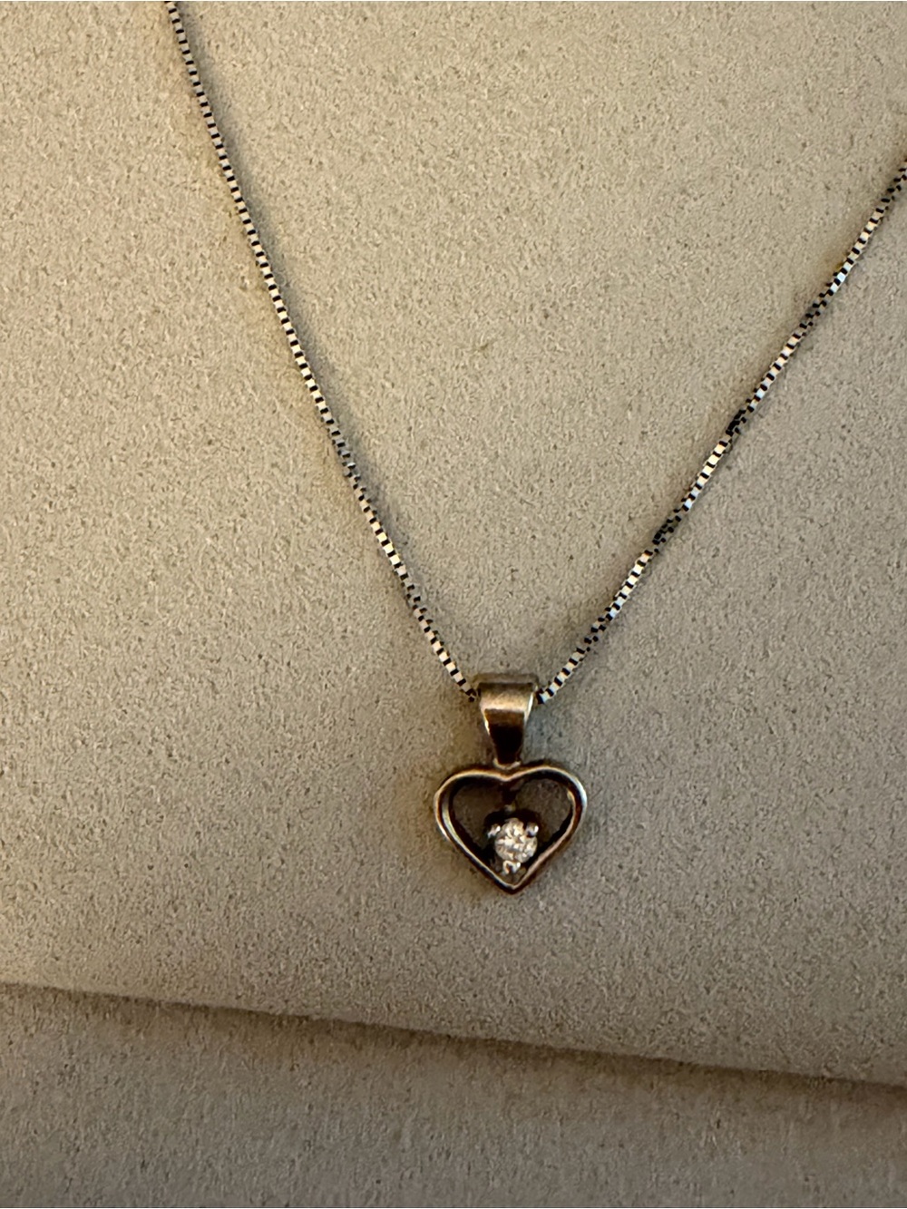 14K White Gold Diamond Heart Necklace